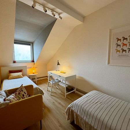 Big Flat With Fresh Renovation, Free Parking, Sonyps, Netflix Apartment Duisburg Ngoại thất bức ảnh