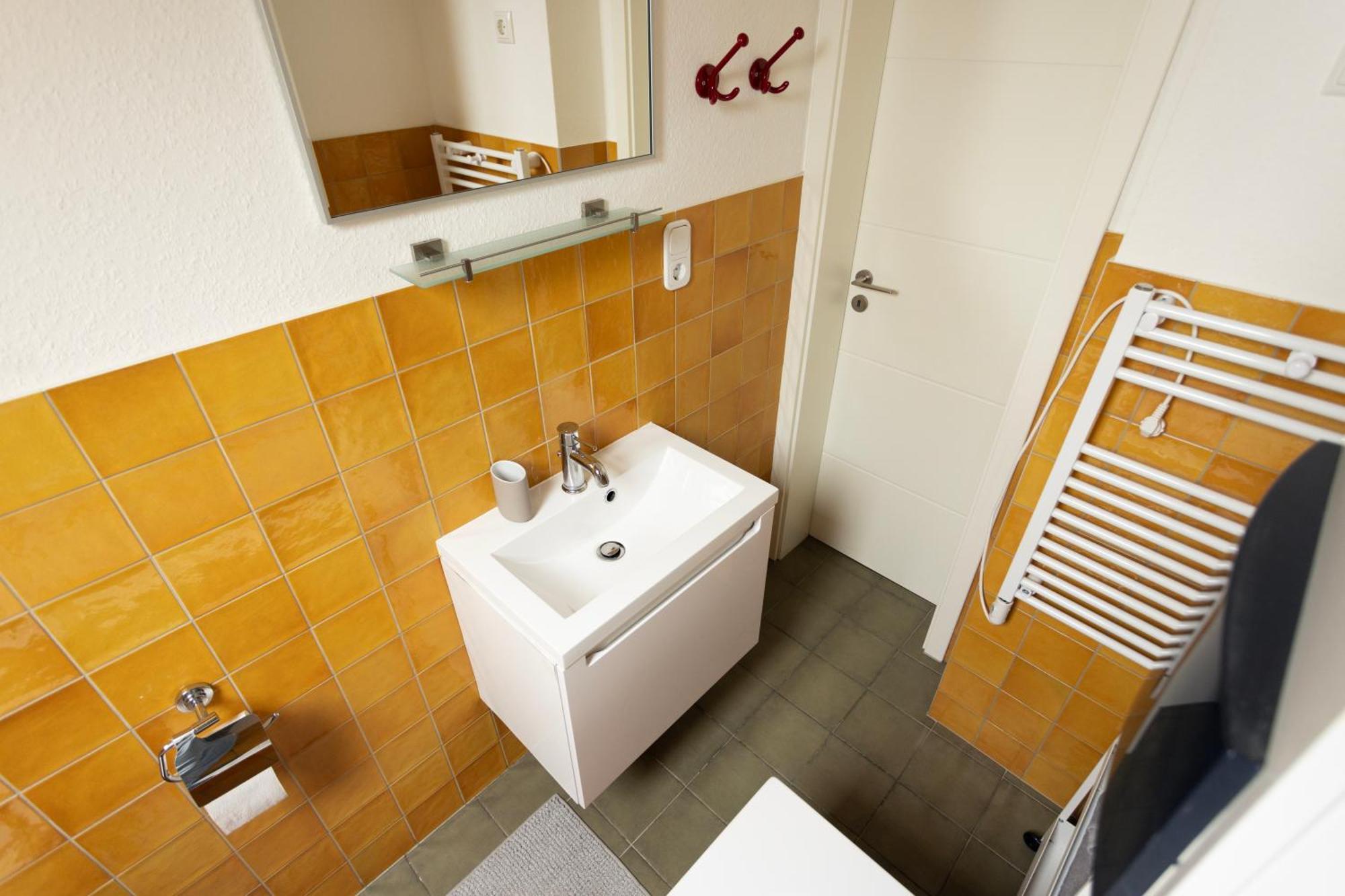 Big Flat With Fresh Renovation, Free Parking, Sonyps, Netflix Apartment Duisburg Ngoại thất bức ảnh