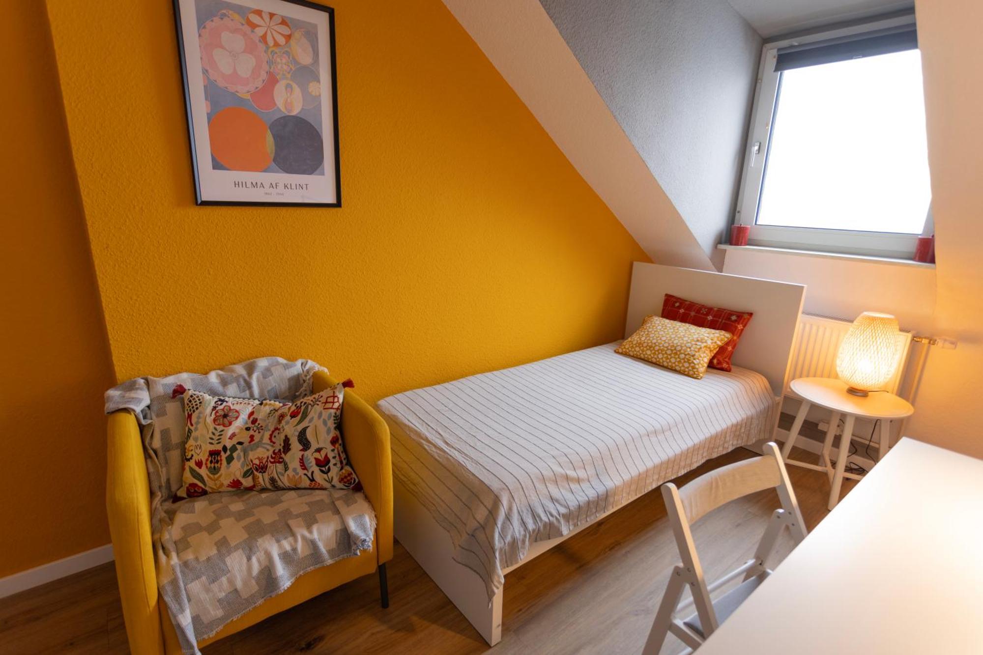 Big Flat With Fresh Renovation, Free Parking, Sonyps, Netflix Apartment Duisburg Ngoại thất bức ảnh