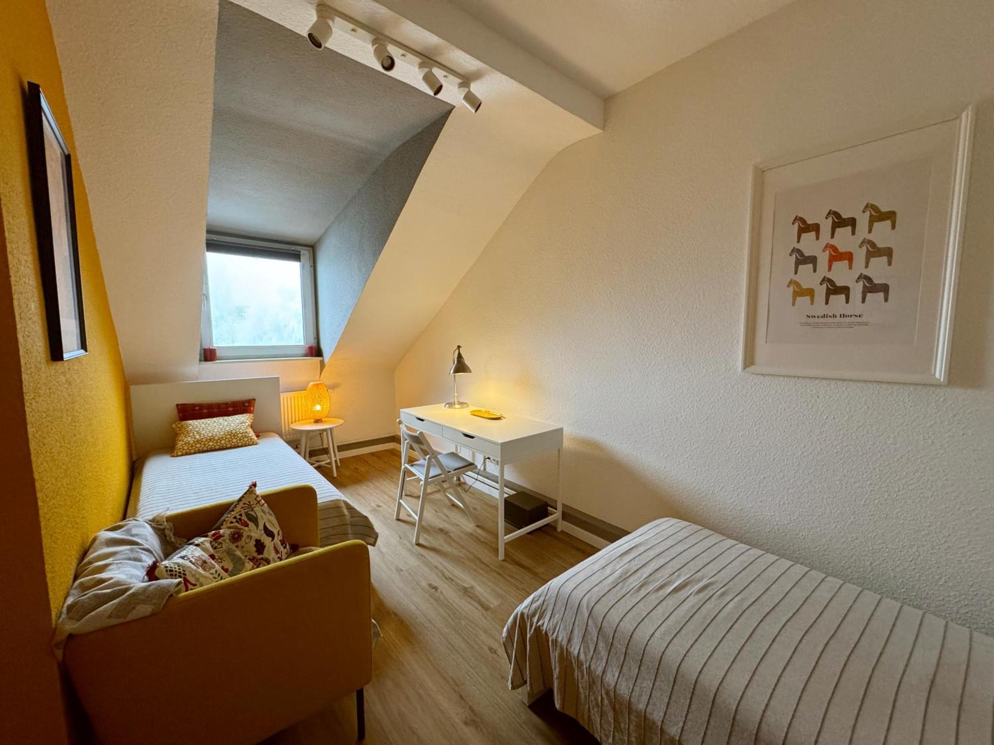 Big Flat With Fresh Renovation, Free Parking, Sonyps, Netflix Apartment Duisburg Ngoại thất bức ảnh