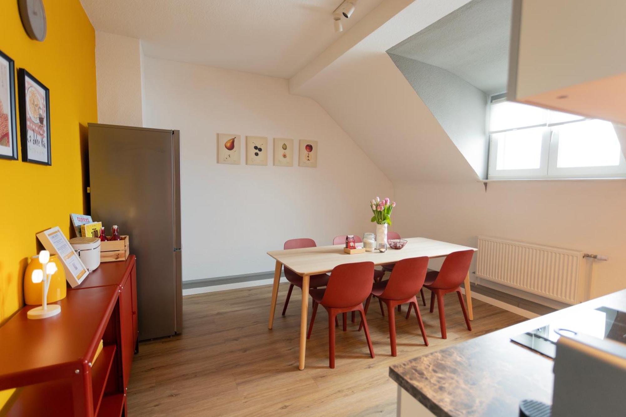 Big Flat With Fresh Renovation, Free Parking, Sonyps, Netflix Apartment Duisburg Ngoại thất bức ảnh