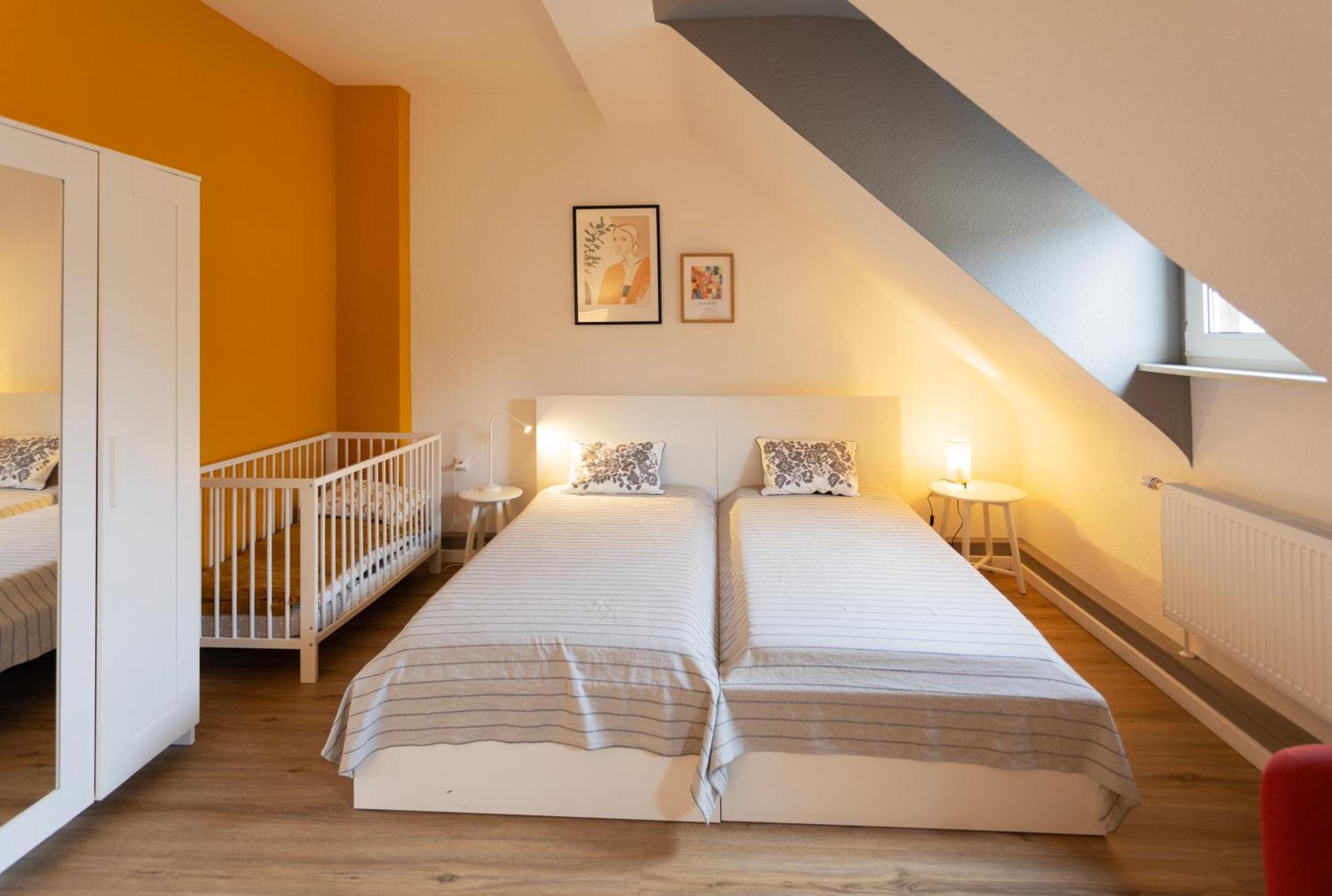 Big Flat With Fresh Renovation, Free Parking, Sonyps, Netflix Apartment Duisburg Ngoại thất bức ảnh