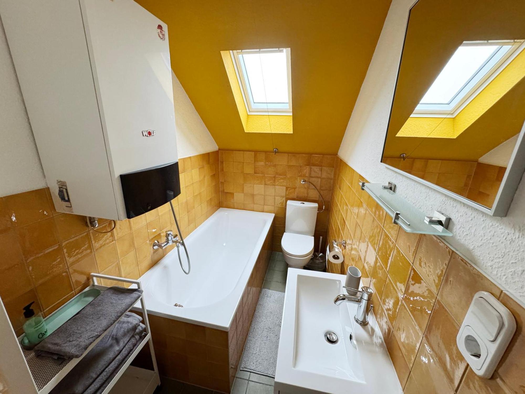Big Flat With Fresh Renovation, Free Parking, Sonyps, Netflix Apartment Duisburg Ngoại thất bức ảnh