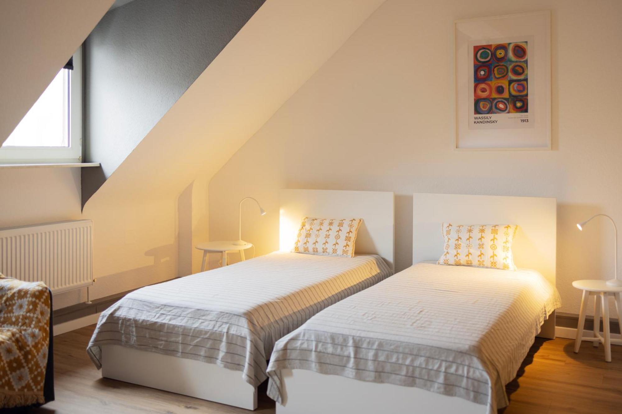 Big Flat With Fresh Renovation, Free Parking, Sonyps, Netflix Apartment Duisburg Ngoại thất bức ảnh