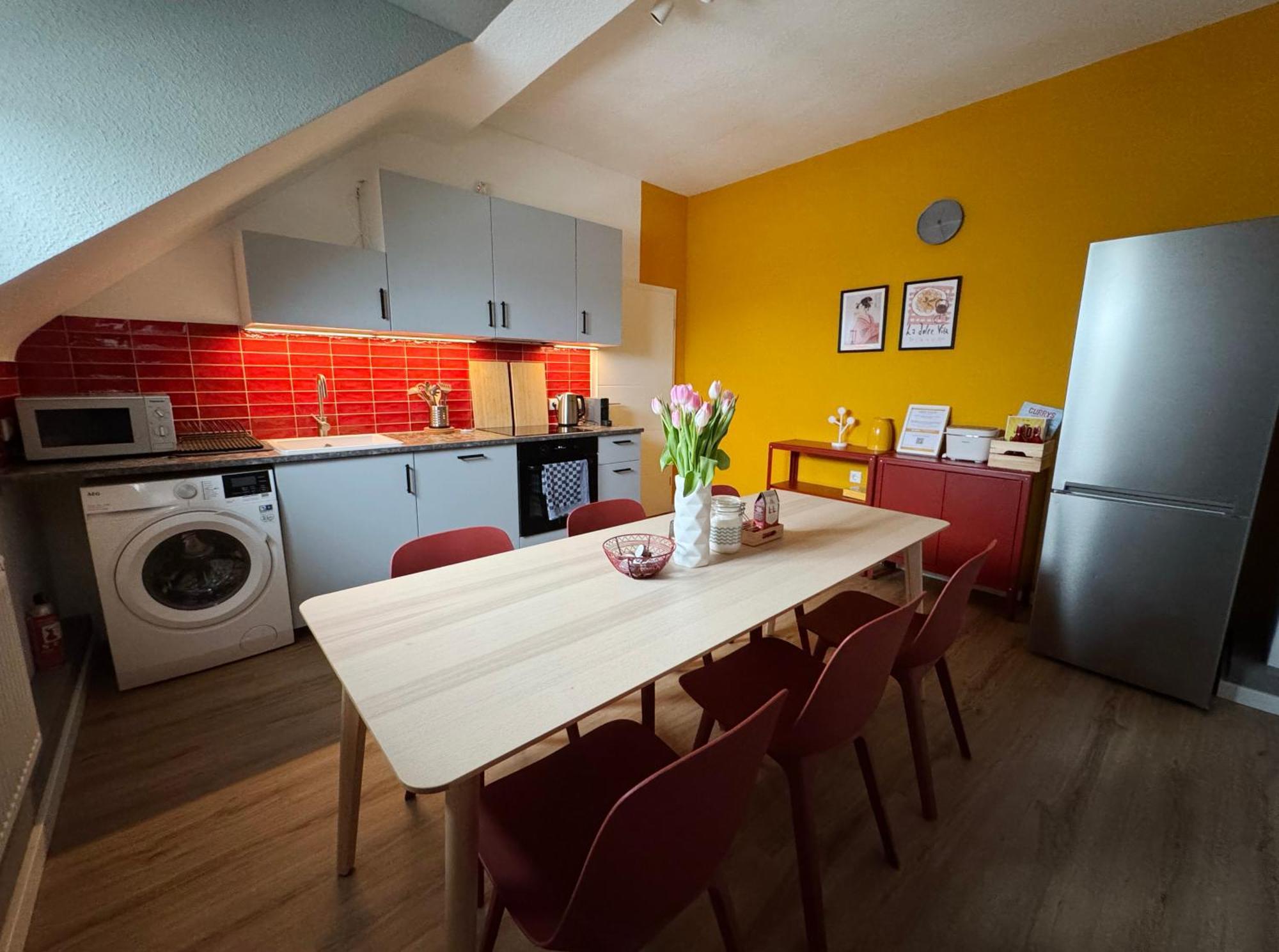 Big Flat With Fresh Renovation, Free Parking, Sonyps, Netflix Apartment Duisburg Ngoại thất bức ảnh
