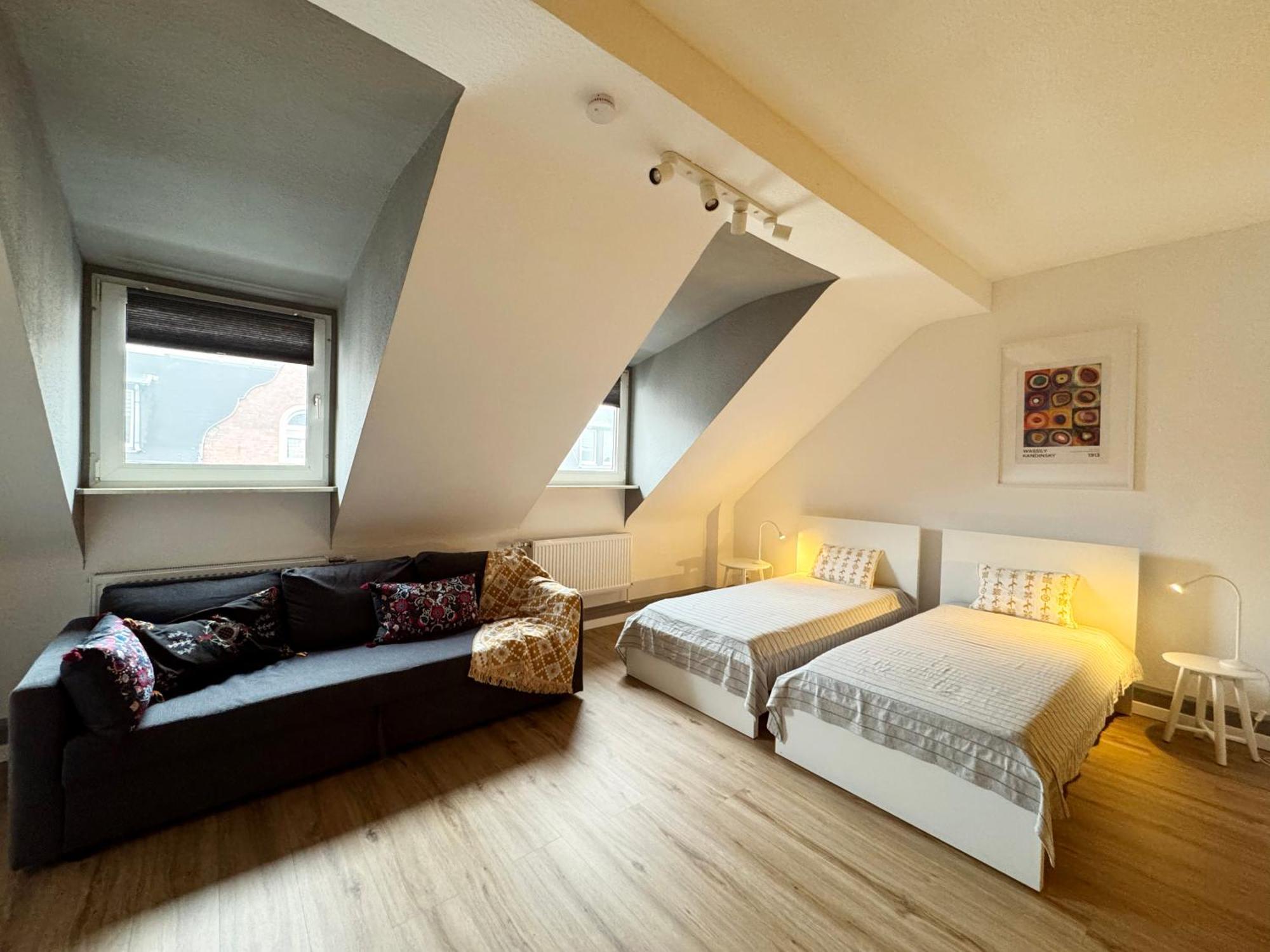 Big Flat With Fresh Renovation, Free Parking, Sonyps, Netflix Apartment Duisburg Ngoại thất bức ảnh